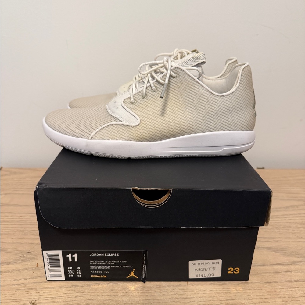 Men size 11 Jordan Eclipse white